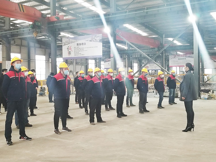 復(fù)工加防疫，榮大候車亭兩不誤配圖四