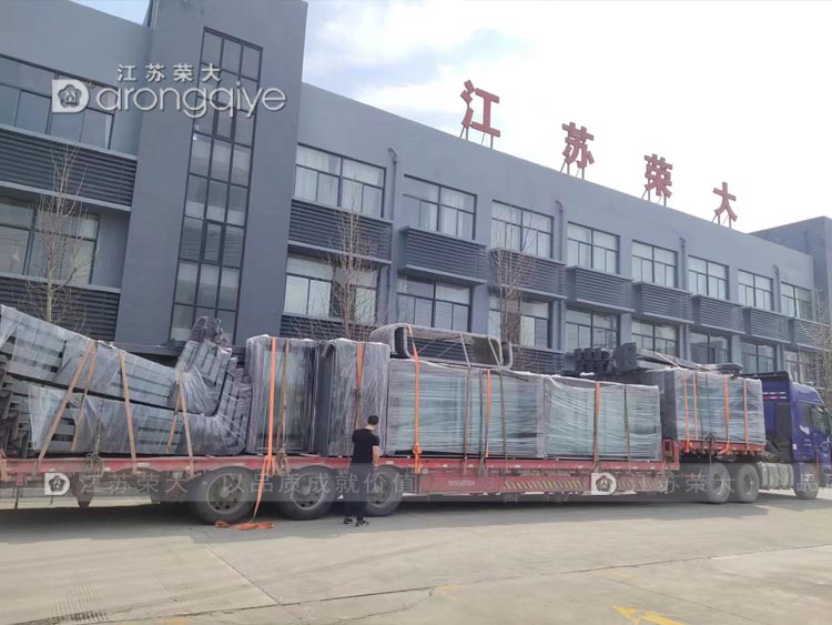 山東公交候車(chē)亭第二批發(fā)貨