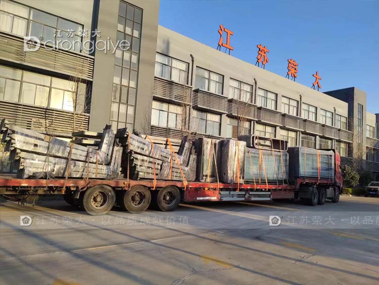 山東公交候車(chē)亭第三批次發(fā)貨