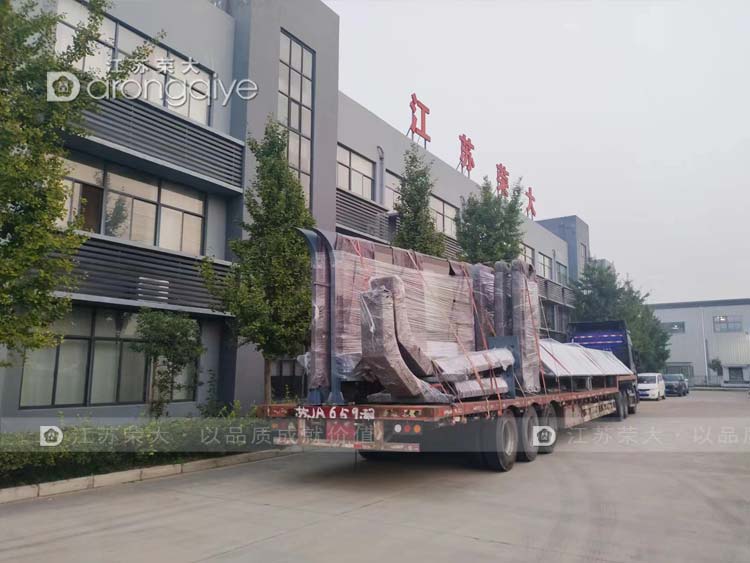 上海智能公交站臺(tái)第八批次發(fā)貨