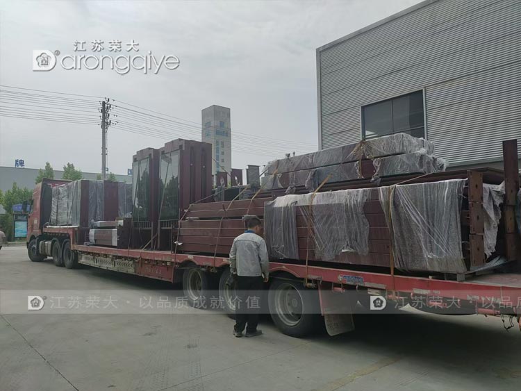 山東智能候車亭迎來第十四批發貨，江蘇榮大再顯制造實力